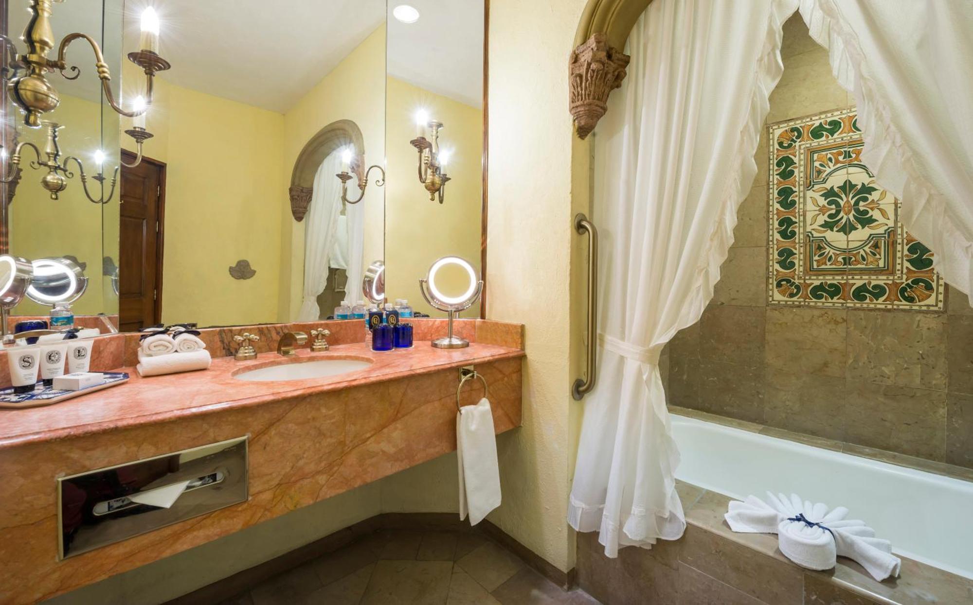 Master Suite King,1603731082:JPEG